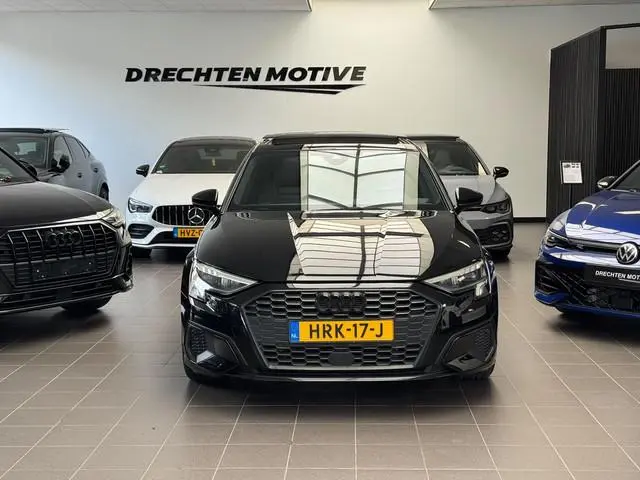 Audi A3 Sportback 40 TFSI e S-line / pano / camera / led /