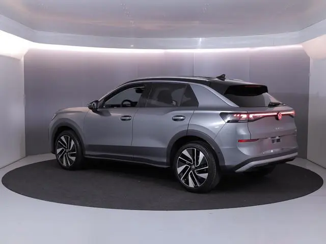 Volkswagen T-Roc Style First Edition 1.5 eTSI 85 kW / 116 PK SUV 7 | Assistance Pakket | Trekhaak |...