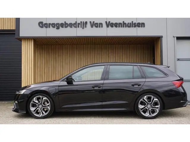 Skoda Octavia Combi 1.4 TSI 245pk RS iV PHEV Pano Cruise HUD Canton *Black optik* stuurverw Virtual...