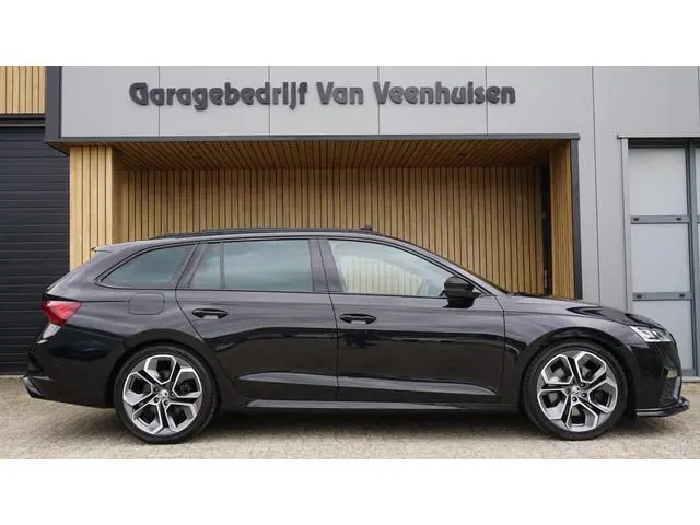 Skoda Octavia Combi 1.4 TSI 245pk RS iV PHEV Pano Cruise HUD Canton *Black optik* stuurverw Virtual...