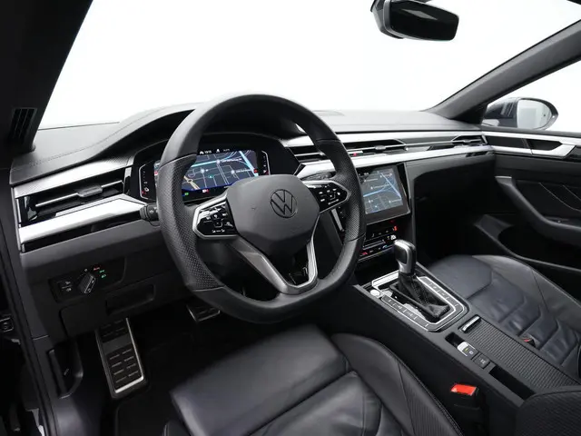 Volkswagen Arteon Shooting Brake 1.4 TSI 218 pk eHybrid R-Line | Panoramadak | Leder | Discover Pro...