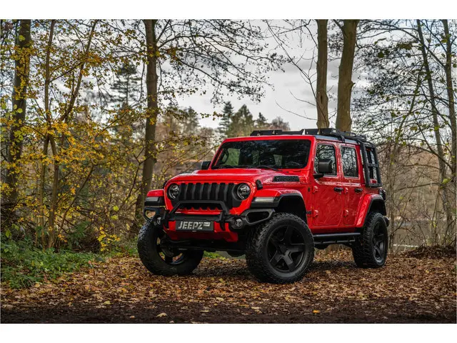Jeep Wrangler Unlimited 2.0T - Method velgen 20" - Liftkit - Dakrek - stalen V&A bumper