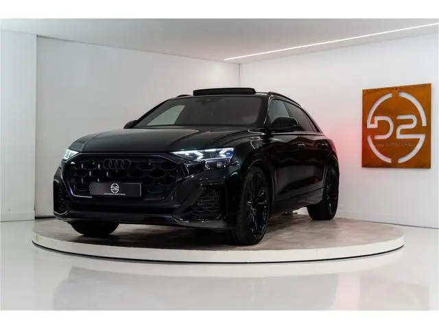 Audi Q8 60 TFSI E Quattro Competition 490PK | Pano | Kleppenuitlaat | B&O | 4 Wielsturing | VOL! Fab...