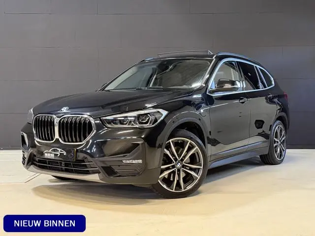 BMW X1 xDrive25e Executive | Pano | Head-up | Leder | M-stuur + velgen | Camera | Full LED | Dealer...