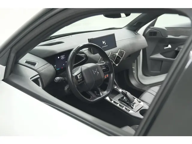 DS DS 3 Crossback E-Tense So Chic 50 kWh | SHO = 93,8% | Allseason Banden | Camera | Dodehoekdetectie | Head-Up Display