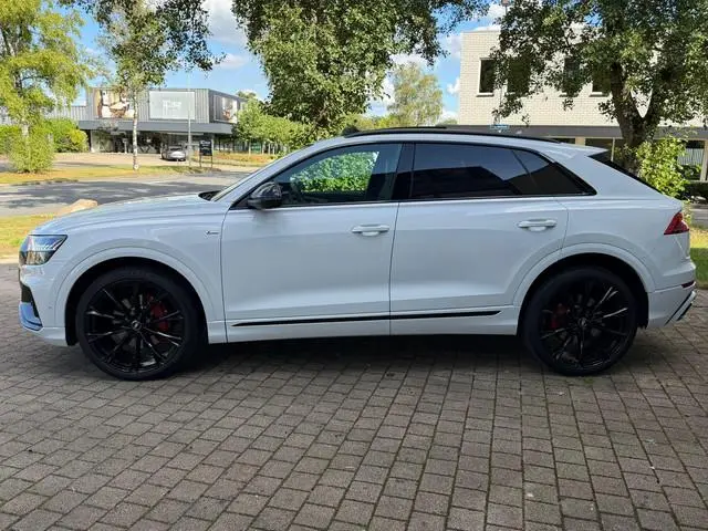 Audi Q8 55 TFSI Quattro | S-line | Panorama | Matrix LED | Luchtvering | ACC | Head-up Display