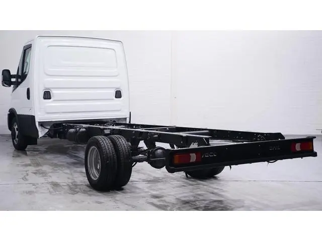 Iveco Daily 35C14 140 pk Automaat Chassis Nieuw Apple Carplay, Dubbel lucht achter, Airco ECC, Cruis...