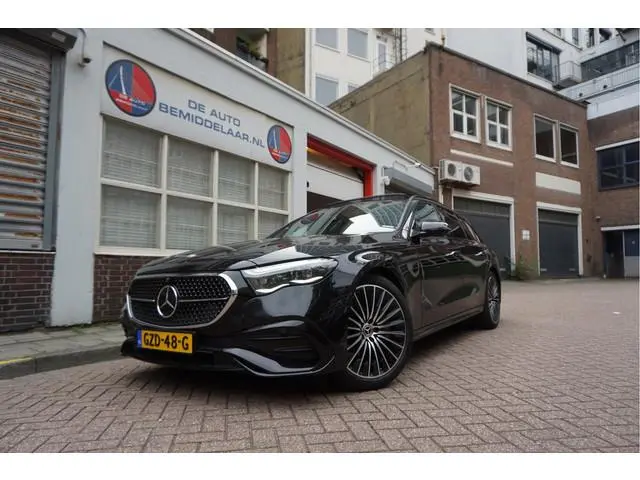 Mercedes-Benz E-klasse Estate 300 e AMG Line Premium Plus Airmatic | Hyperscreen | Trekhaak | Pano |...