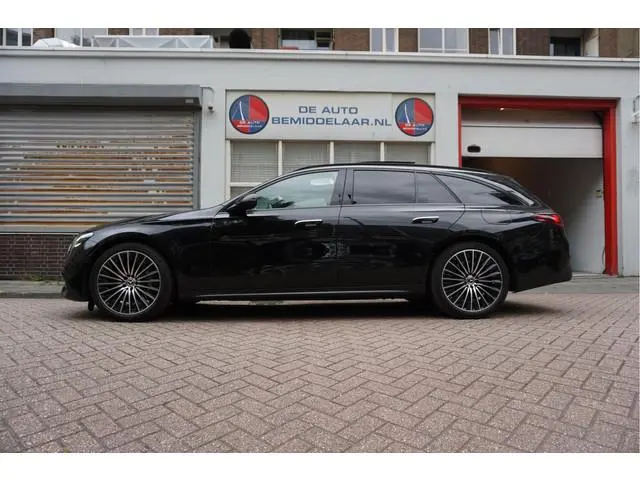 Mercedes-Benz E-klasse Estate 300 e AMG Line Premium Plus Airmatic | Hyperscreen | Trekhaak | Pano |...