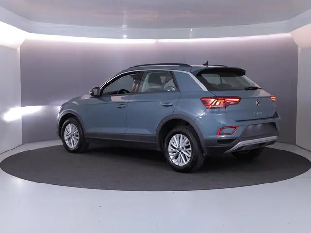 Volkswagen T-Roc 1.0 TSI Life 110 pk | Navigatie via App | LED koplampen | Parkeersensoren (Park ass...