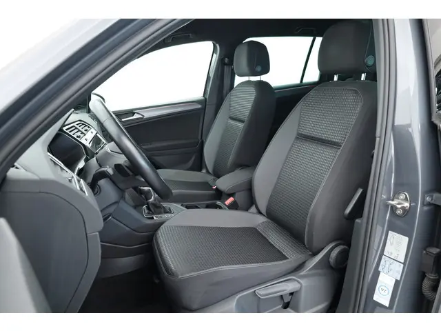 Volkswagen Tiguan 1.4 TSI eHybrid | SOH 89,1% | HUD | IQ Light | Keyless | Stoel- Stuurverw. | Adapt...