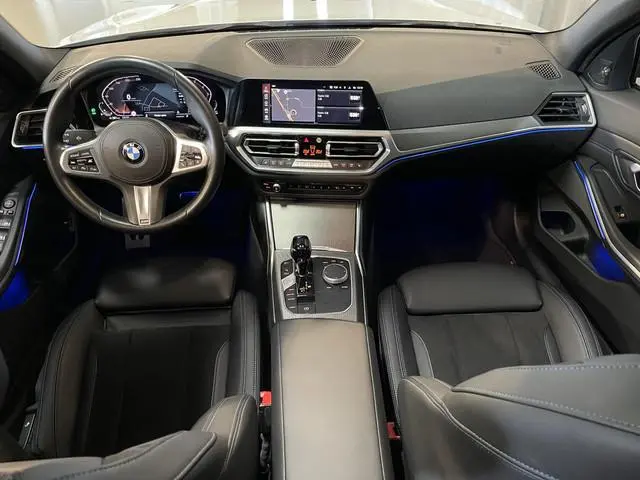 BMW 3-serie Touring 330i M Sport 18"/Panoramadak/Laser LED/Harman Kardon/Dodehoek/Adaptieve cruise/K...