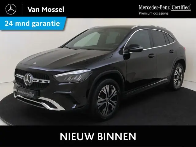 Mercedes-Benz GLA-klasse 250 e Luxury Line / Winter Pack/ Carplay