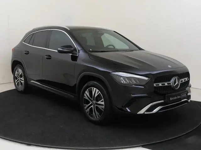 Mercedes-Benz GLA-klasse 250 e Luxury Line / Winter Pack/ Carplay