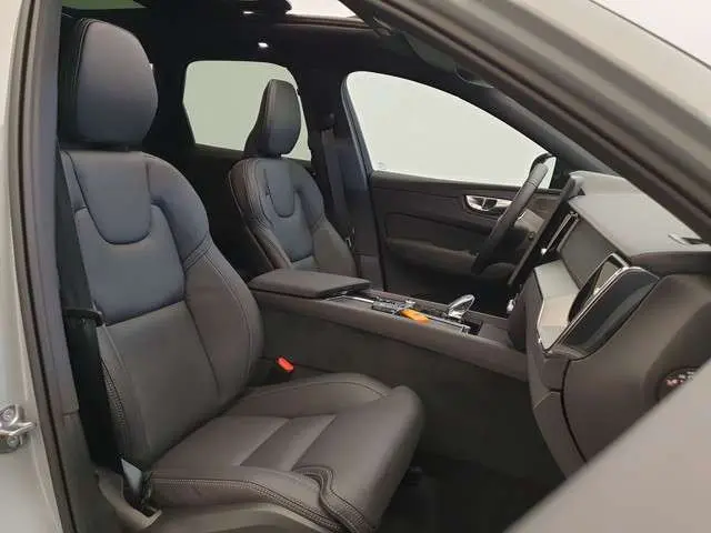 Volvo XC60 2.0 T6 Plug-in hybrid AWD Ultra Black Edition €79.192,- nieuw, Wegklapbare trekhaak, Panoramadak, Harman/Kardon