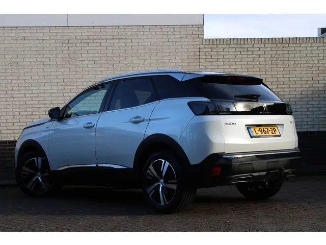 Peugeot 3008 1.2 PureTech GT | Trekhaak | Adaptieve cruise | Navigatie