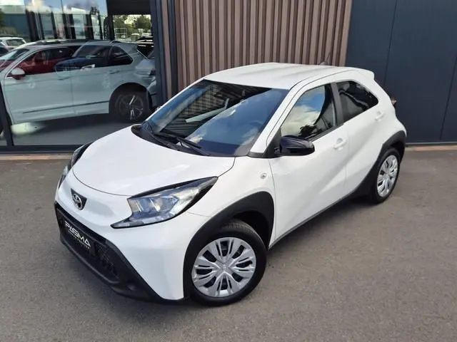 Toyota Aygo X 1.0-l-VVT-i Play | NIEUW 6km | BTW | Carplay | Camera | Stoelverw. | ACC 1.0 VVT-i MT...