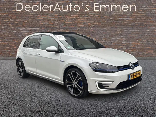 Volkswagen Golf 1.4 TSI GTE LEDER PANODAK LMV NAVI CRUISE