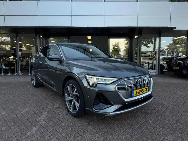Audi e-tron Sportback 50 quattro S edition 71 kWh S-line Pano Trekhaak Matrx LED DAB Camera LM "21 S...