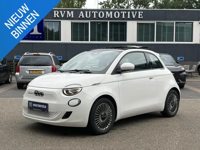 Fiat 500 Icon 42 kWh 34.000 KM! | UNIEKE KM-STAND | SOH 92% | PANORAMADAK | STOELVERWARMING |  PARKE...