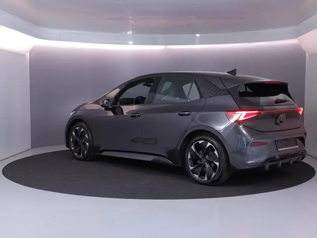 CUPRA Born Performance 82 kWh 230 pk | SOH 100% | Navigatie | Parkeersensoren | Achteruitrijcamera |...