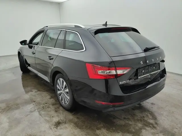 Skoda Superb 1.4 TSI iV Business Edition Plus Vol leder Airco ECC Navi Carplay PDC VA+ Camera Cruise...