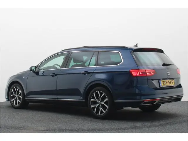 Volkswagen Passat Variant 1.4 TSI PHEV GTE Business Panoramadak, ACC, Apple Carplay, Trekhaak, Camer...