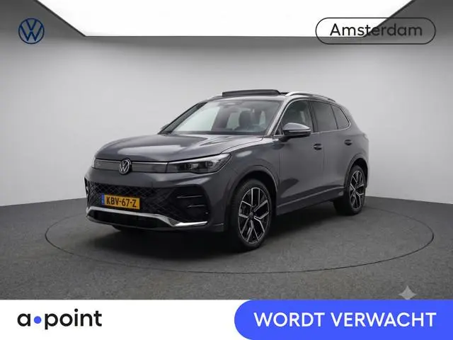Volkswagen Tiguan 1.5 eHybrid R-Line Edition 272 pk Automaat (DSG) | Navigatie via App | Panoramadak...
