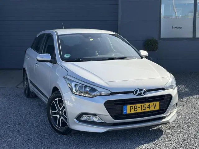 Hyundai i20 1.0 T-GDI i-Motion Trekhaak,Airco,Cruise,102pk,Rijstrooksensor,Pdc,Lm velgen,4x Elekt.Ra...