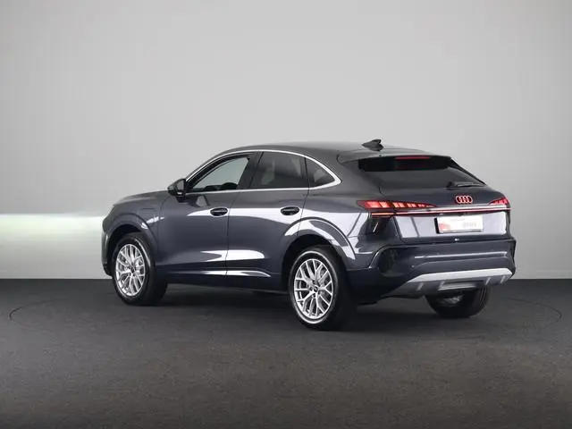 Audi Q3 Sportback Advanced edition e-hybrid 272 pk | Techniek pakket | Trekhaak | LED koplampen | Pr...