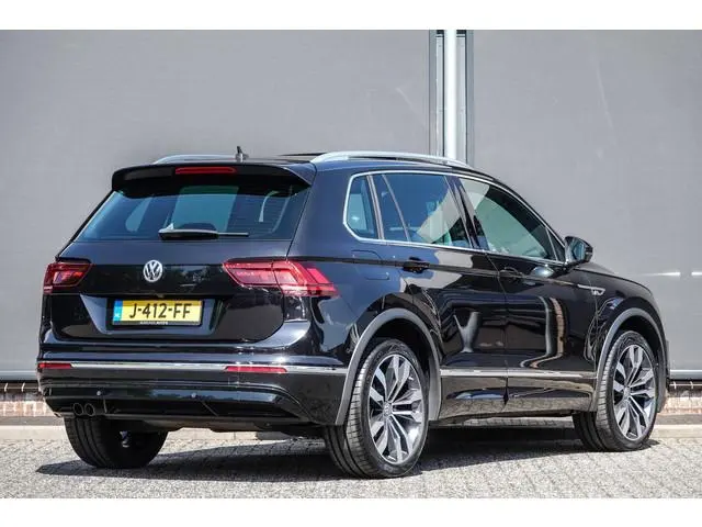 Volkswagen Tiguan 1.4Tsi 150Pk DSG6 | 4Motion | Panoramadak | Achteruitrijcamera | Trekhaak | 20''