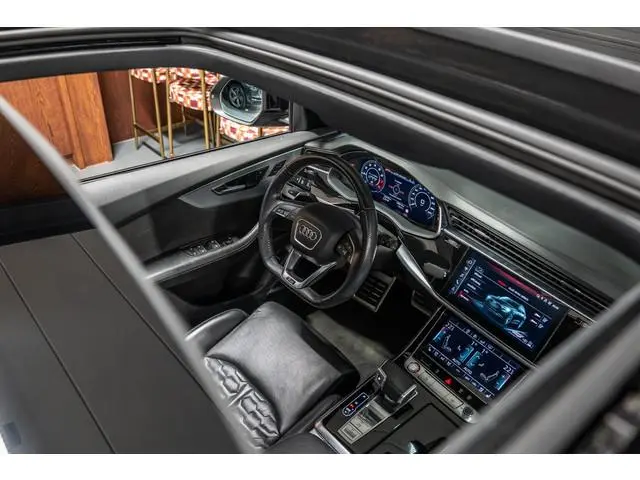 Audi RSQ8