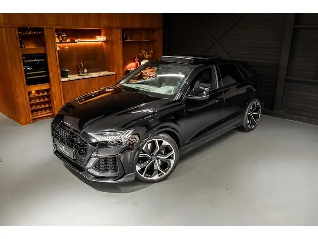 Audi RSQ8