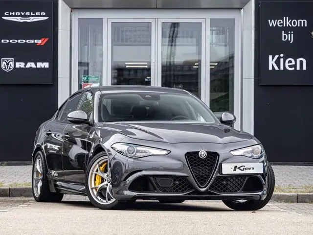 Alfa Romeo Giulia 2.9 V6 Quadrifoglio | Handgeschakeld | Performance edition | Origineel Nederlands...