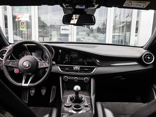 Alfa Romeo Giulia 2.9 V6 Quadrifoglio | Handgeschakeld | Performance edition | Origineel Nederlands...