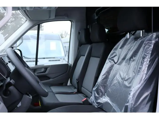 Volkswagen Crafter 2.0 TDI 140pk L3 H3 Automaat Airco Navigatie Apple Carplay Camera