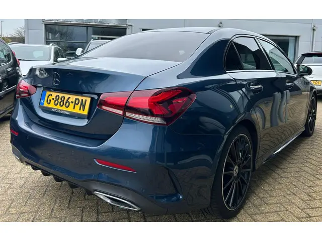Mercedes-Benz A-Klasse 180 d Launch Edition Premium Plus | BOMVOL | NL AUTO | AMG Pakket | Night Pak...