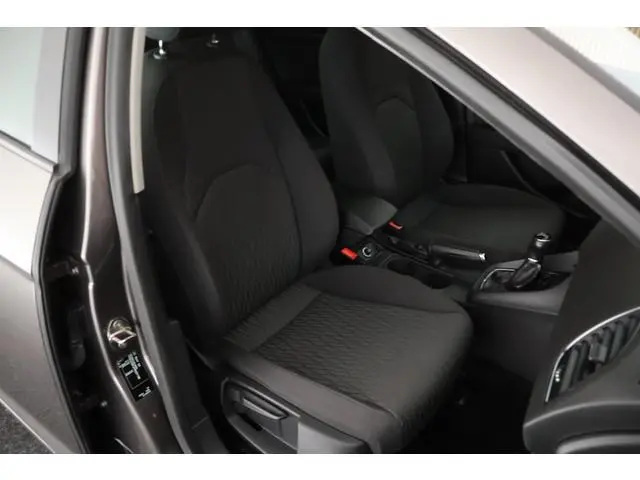 SEAT Leon ST 1.4 TSI 125pk LED Koplampen Stoelverwarming Navigatie