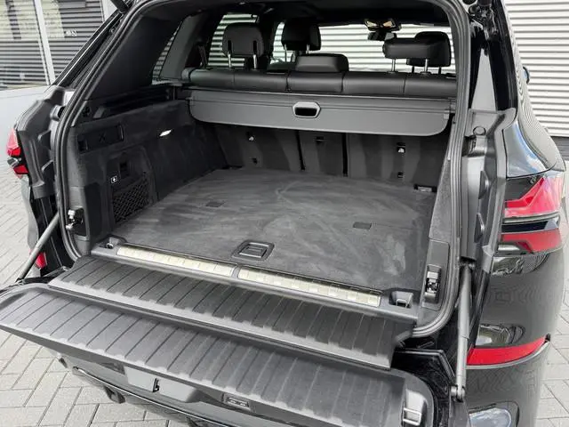 BMW X5 xDrive50e Launch Edition