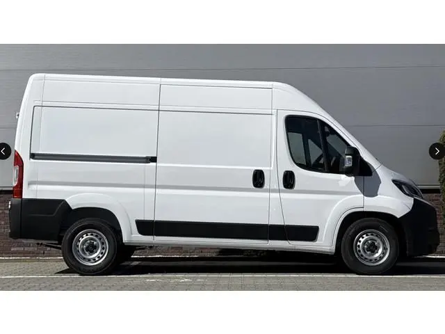 Citroën Jumper 2.2 BlueHDi 140 S&S L2H2 3.5t Camera / Navigatie / Cruise