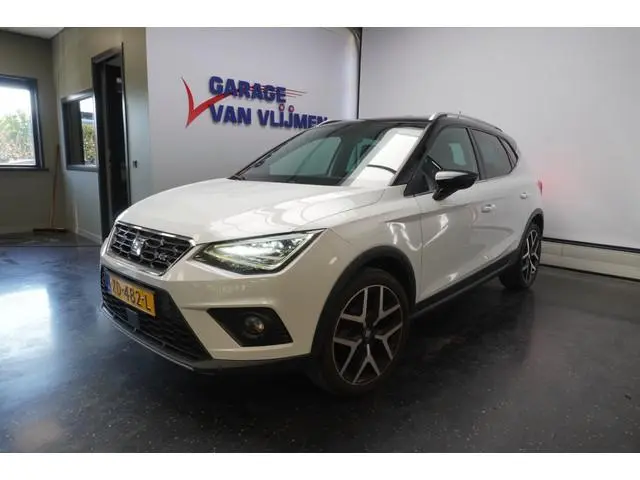 Seat Arona 1.5 TSI FR Business Intense Camera ACC Trekhaak LED