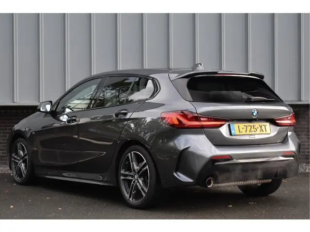 BMW 1-serie 118i Aut. M-Sport | Trekhaak | HiFi | Camera | Virtual | Sfeer | NL Auto |