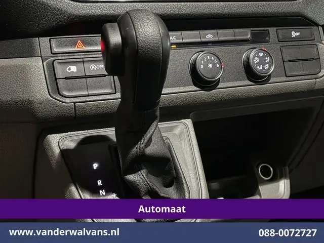 Volkswagen Crafter 2.0 TDI 141pk Automaat L3H3 L2H2 Euro6 Airco | Camera | Apple Carplay | 3000kg Tr...