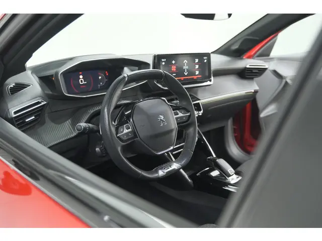 Peugeot 208 PureTech 130 EAT8 GT | Panoramadak | Camera | Apple Carplay | Stoelverwarming