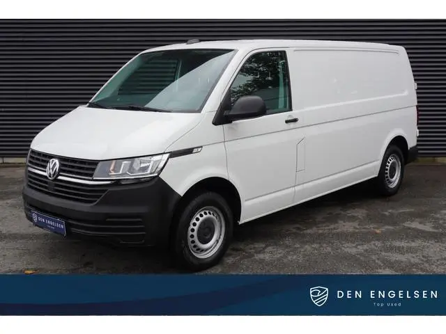 Volkswagen Transporter 30 110pk L2H1 Trekhaak Apple carplay Camera ACC Cruise control  Stoelverwarmi...