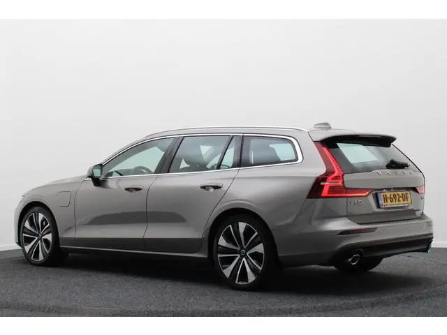 Volvo V60 2.0 T6 Twin Engine AWD Momentum Pro SOH 89%, Climate, Cruise, Navigatie, Apple Carplay, LE...