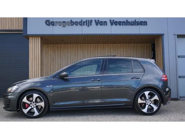 Volkswagen Golf 2.0 TSI 230pk GTI DSG 5Drs Performance Pano.Dak Xenon Elek.Trekhaak.18inch LM Navi V...