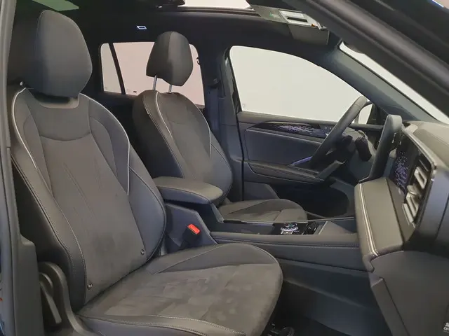 Volkswagen Tiguan 1.5 eHybrid 204pk DSG/AUT Elegance Wegklapbare trekhaak, Panoramadak, Camera