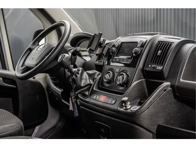 Opel Movano **Bakwagen met laadklep | Euro 6 | 165 PK | Cruise | Camera | Airco**