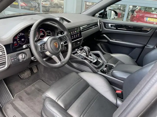 Porsche Cayenne Coupé 3.0 E-Hybrid | Panoramadak | Bose | Luchtvering |